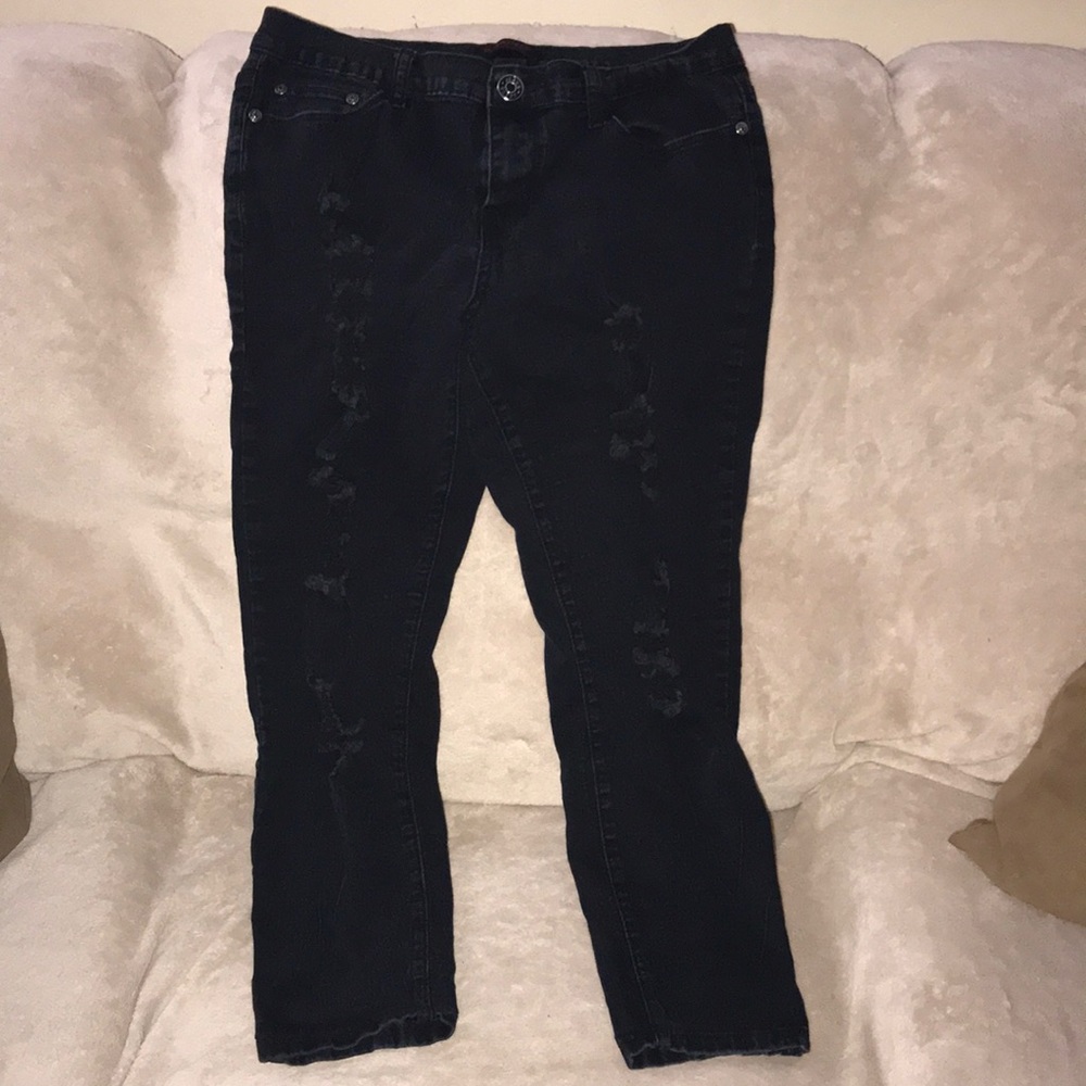 Silver crush size 11/12 stretchy distressed black jeans 💕
